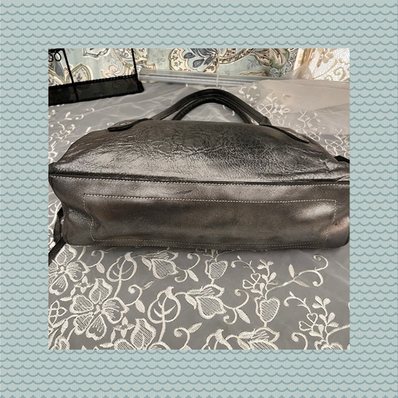 Blaque Metallic Hand Bag USED - Picture 7 of 10